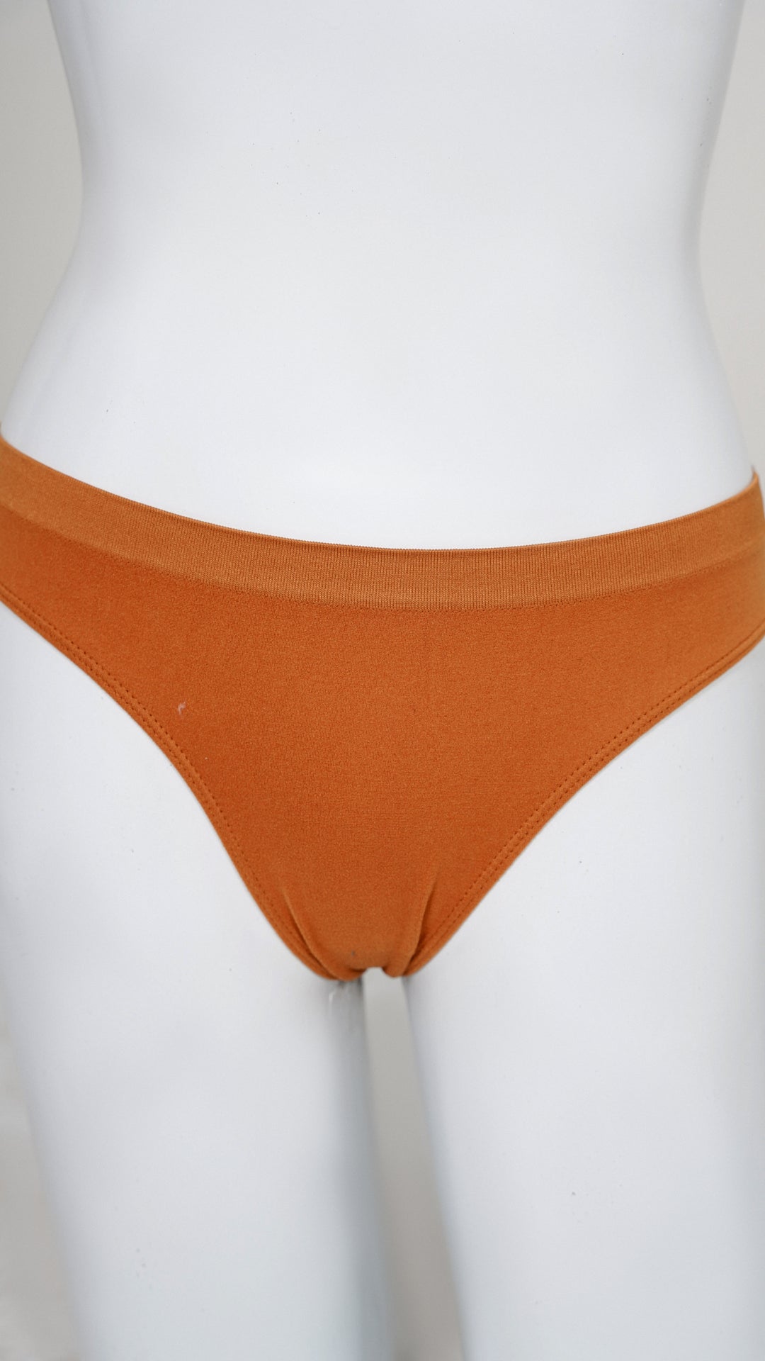 Drop-Needle Seamless Thong