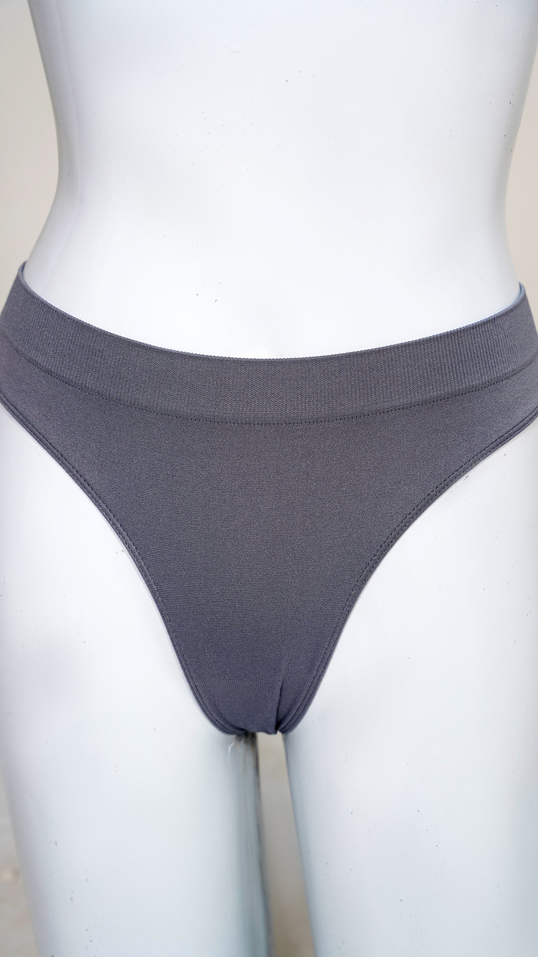 Drop-Needle Seamless Thong