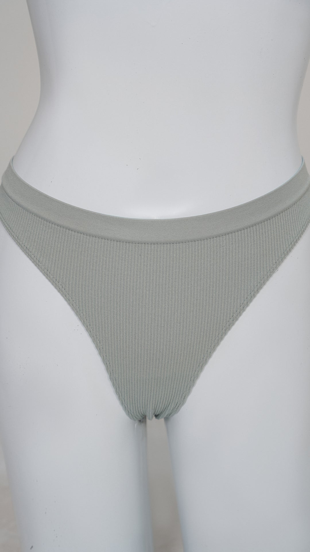 Drop-Needle Seamless Thong