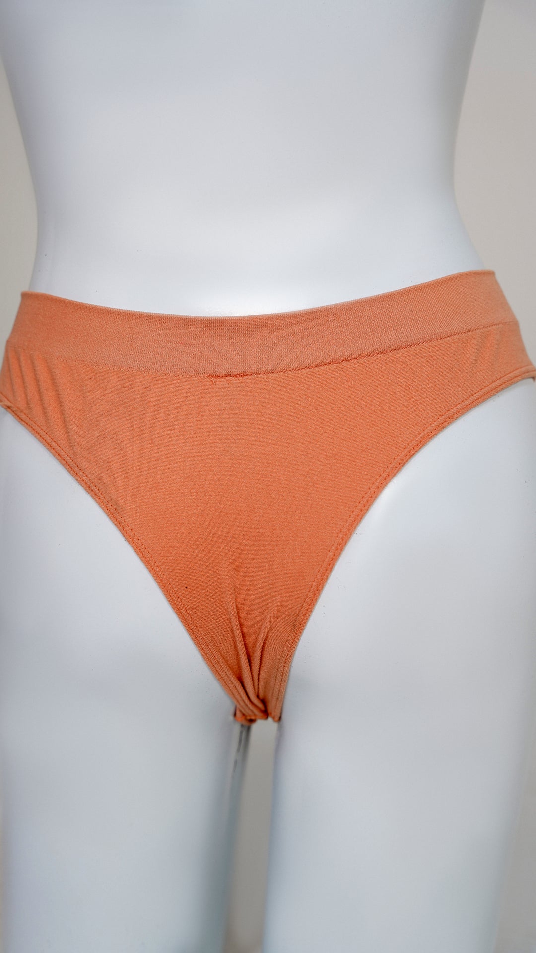 Drop-Needle Seamless Thong